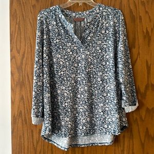 Comfy,  tunic top.  Nice summer weight.